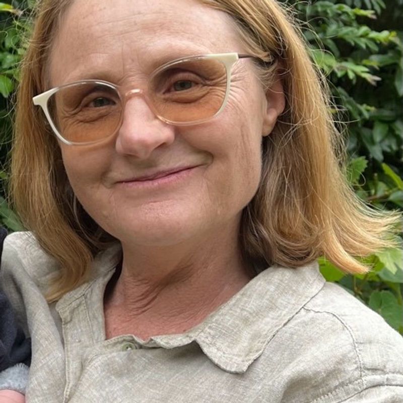 Dr Elisabeth Poppelwell